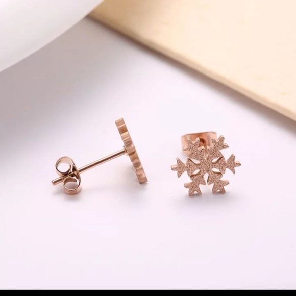 Rose gold stainless steel snowflake earrings. - Picture 7 of 8